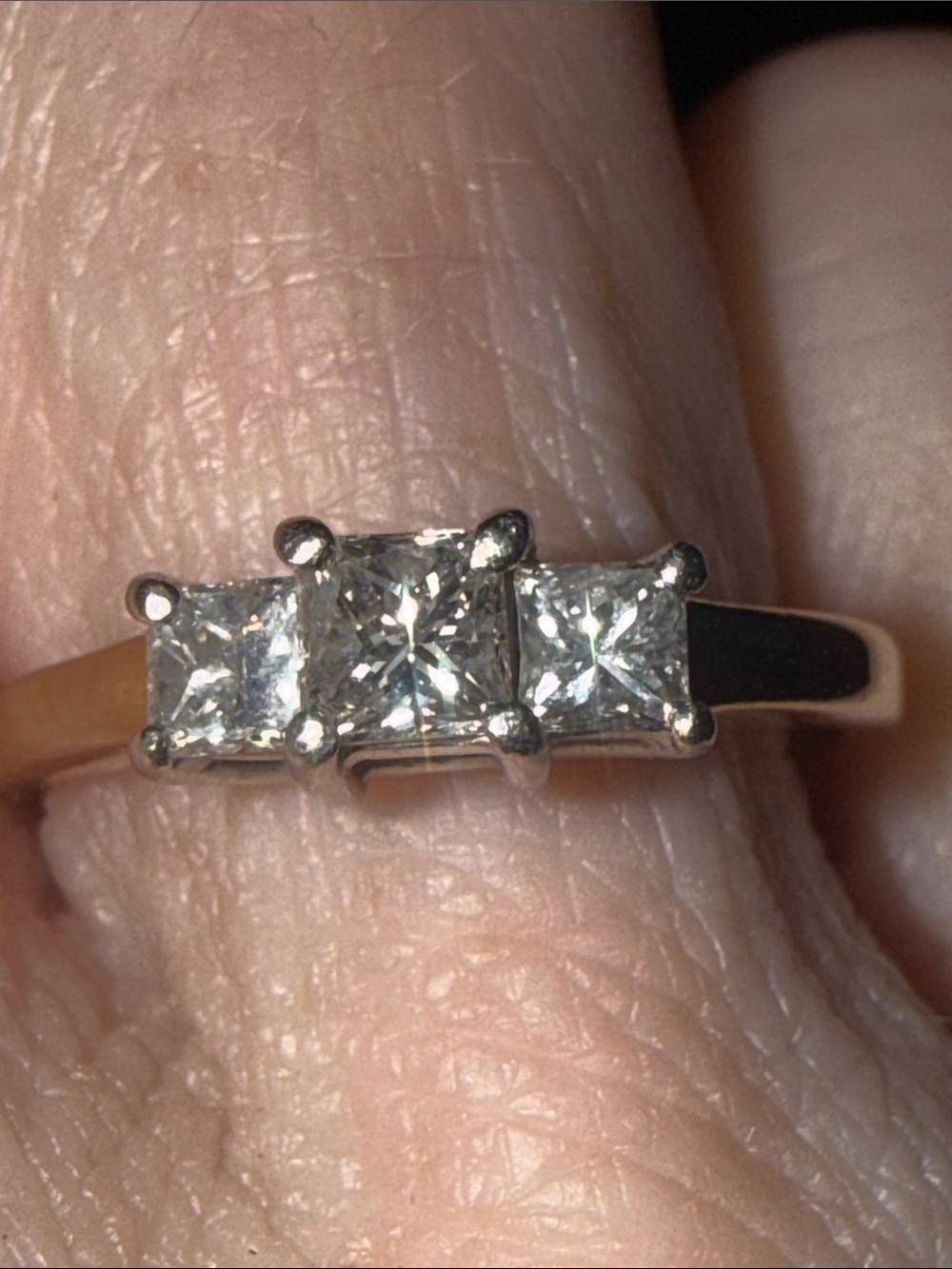 DIAMOND 3 stone 14k gold ring STUNNING size 5 3/4. Retail $1200 100% authentic - Picture 15 of 15